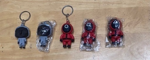 イカゲーム　キーホルダー 仮面男