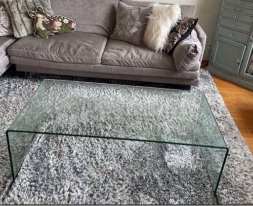 ガラステーブル