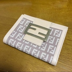 フェンデイ　Wホック