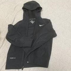 ナイキパーカー