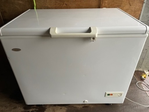 ●Haier ハイアール / 電気冷凍庫　319L ●2011年製