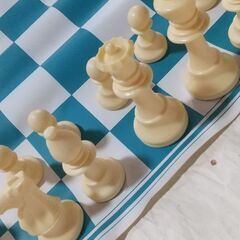 チェス（駒とマット）の画像