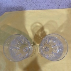 ワイングラス　２つの画像