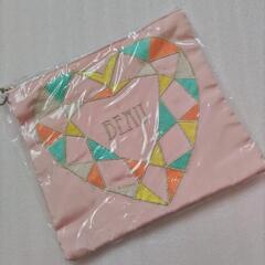 未使用☆かわいいピンクのハートデザイン！少し大きめポーチ