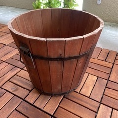 園芸用品　カインズ　木製プランター