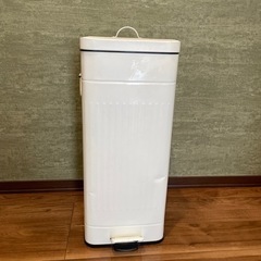 【譲り先決定】ゴミ箱　ホワイトスクエアの画像