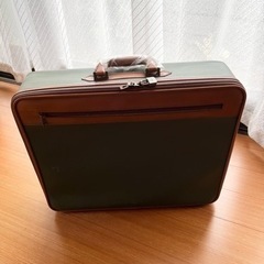 鍵付きバッグの画像