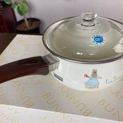 【未使用品】Family Bunnyホーロー片手鍋&両手鍋の画像