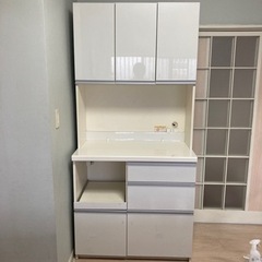 食器棚　白　譲り先決まりました