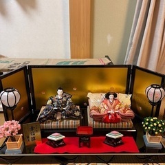 ひな人形　人形の秀月　屏風、台、3点セットの画像