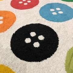 IKEA カーペット　子供部屋　の画像