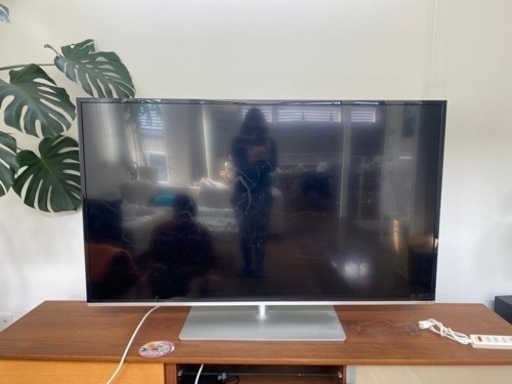 60インチ　大型テレビ