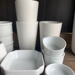 白い小さめの器 各種の画像