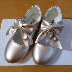 【取引中】（3月中旬まで）着用1回のみ　フォーマル　シューズ　靴　ゴールド　18.5〜19cmの画像