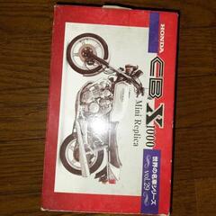 レッドバロン世界の名車CBX1000ミニレプリカの画像