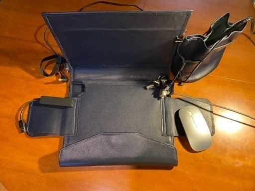 ★開いてもオシャレに使える革製ノートPCカバー 特注品