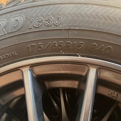 スタッドレスタイヤとホイールセット175-65-15の画像