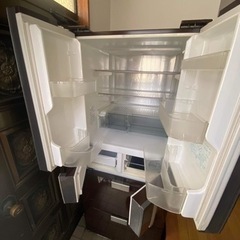6ドアの冷蔵庫shaarp