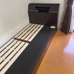 ニトリ　ベッドフレーム　マットレス付の画像