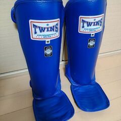 TWINS レガース