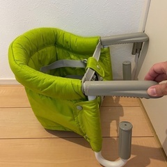 子供用テーブル取り付け椅子の画像