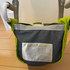 子供用テーブル取り付け椅子の画像