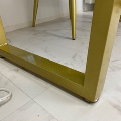 大理石の机の画像