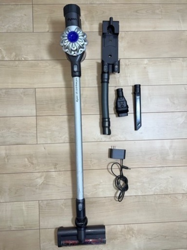 Dyson V6(5年使用)土日取りに来れる方限定
