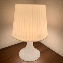 IKEAデスクライト(ホワイト)  優しい光線で手元を明るく