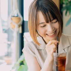 完全日払い制のカフェで交流会スタッフ募集
