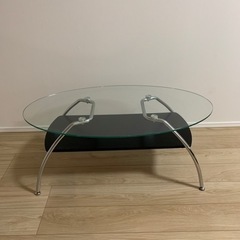 ガラスセンターテーブル　楕円形曲線美で癒される　小さいお子さんも安心