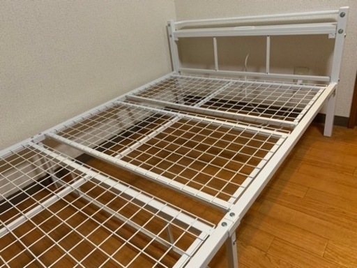 ベッド シングル 棚、コンセント付 マットレスおまけ