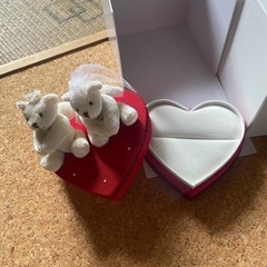 ヴァンドーム青山ハート型BOX赤ベア付きの画像