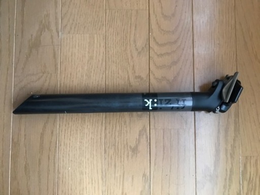 Fizik フィジーク シラノ R1 カーボンシートポスト　シリコンリング付き