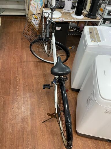 【リサイクルショップどりーむ天保山店】●406●　自転車　ホワイトカラー　27インチ　LEDライト　カゴ、ベル付き　