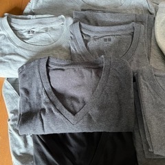 まとめ売り！ユニクロメンズTシャツ8枚、短パン２枚、レディース長ズボン２枚の画像