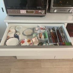 キッチンボード 食器棚 ホワイト 収納棚 ソフトクローズ 天板 コ大型レンジ可