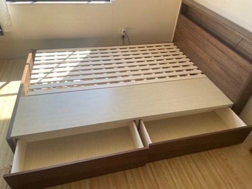 【引き取り者決定済み】ダブルベッド(フレーム、マットセット)使用半年