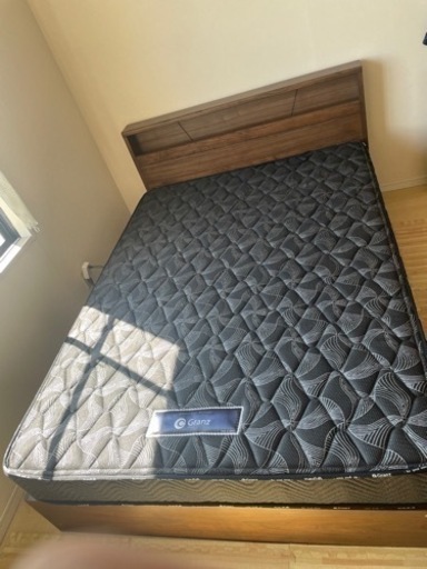 【引き取り者決定済み】ダブルベッド(フレーム、マットセット)使用半年