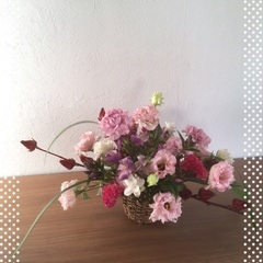初めてでも大丈夫❗️生花でフラワーアレンジしませんか💐の画像