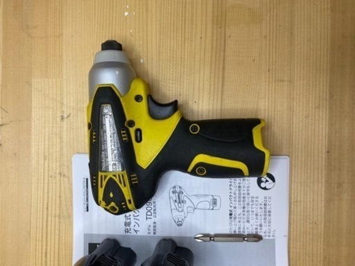 中古 マキタ　TD090D 10V インパクトドライバ