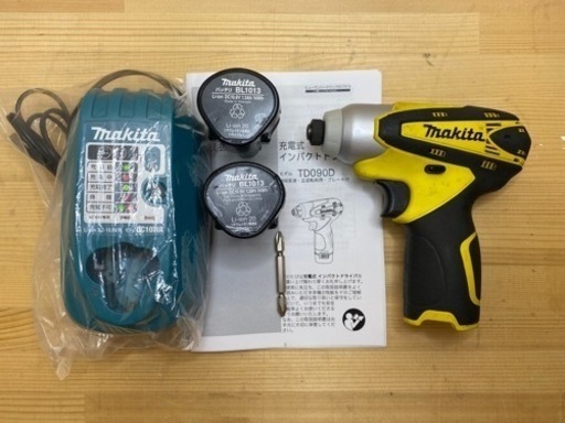 中古 マキタ　TD090D 10V インパクトドライバ