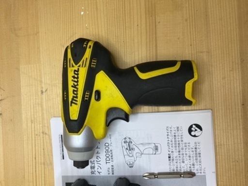中古 マキタ　TD090D 10V インパクトドライバ