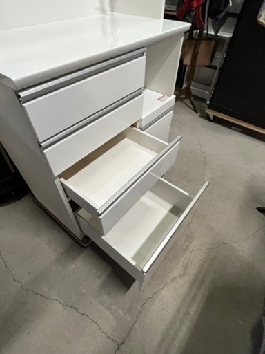 売れ筋!! ニトリ キッチンボード レジューム ソフトクローズ 90AG-S-WH 白家具 食器棚