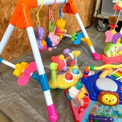 【お取引中】赤ちゃん　玩具　ベビー　用品　5点の画像