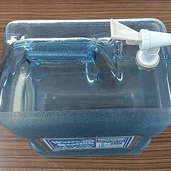 【中古品】雑貨（おにぎりケース・醤油さし・プラ水筒１個・水缶１個）の画像