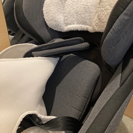 コンビ　クルムーヴ JJ-650 チャイルドシート　エッグショック　ISOFIX