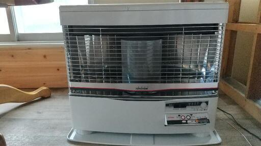 大型ストーブ//トヨトミ//煙突式、半密閉式石油ストーブ