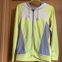 ナイキ　NIKE ドライフィット　パーカー