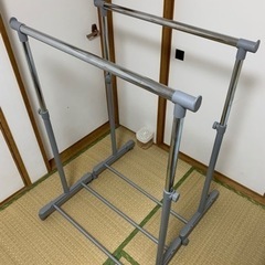 ハンガーラック2つ